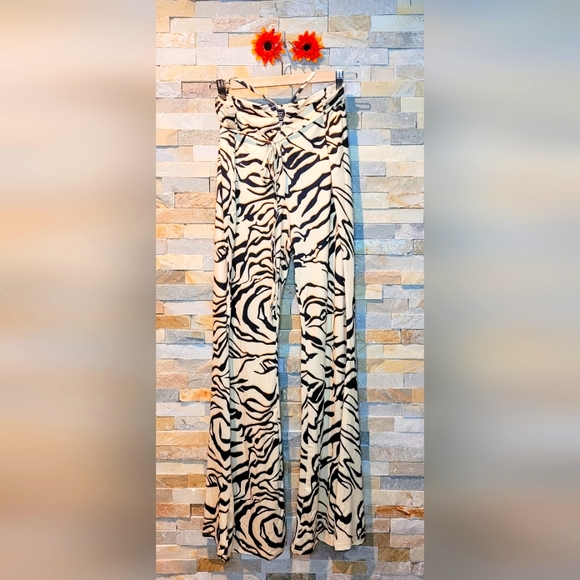 ⏰️3/$10 2X NWOT Shein Animal print flare pants - Picture 4 of 5